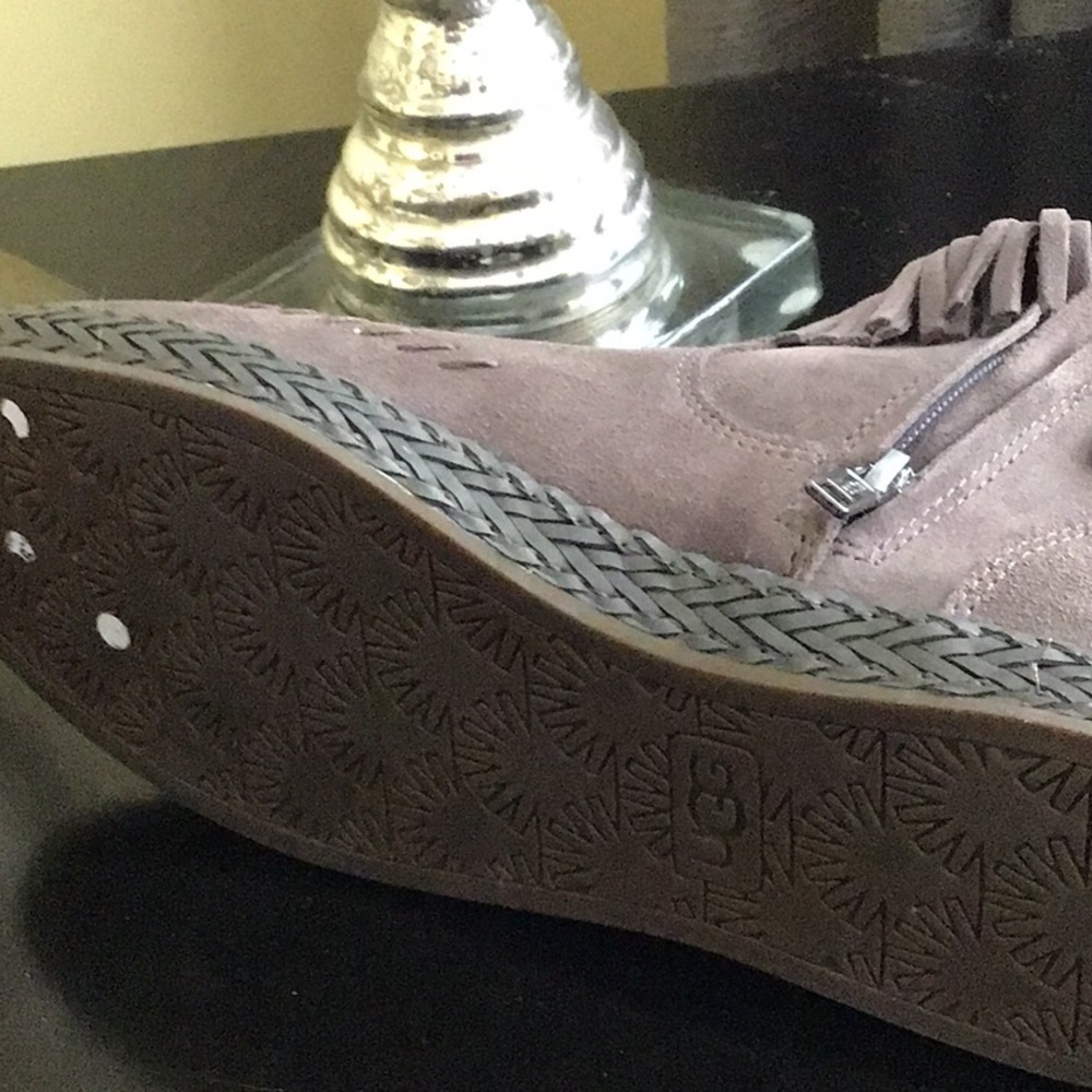 Uggs booties - Picture 4 of 7